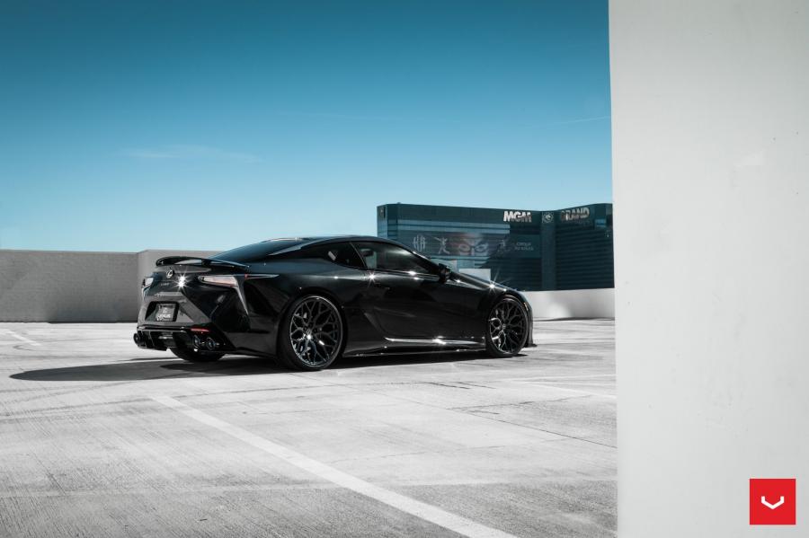  Lexus LC500 Obsidian on Vossen Wheels (HF-2) 2019 года  (фото 2 из 20)